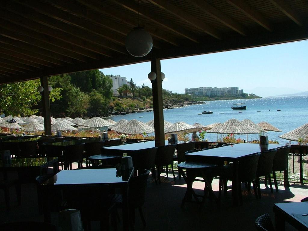 Meteor Beach Hotel Тургутрейс Экстерьер фото
